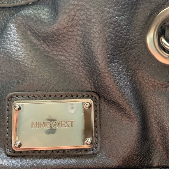 Nine West dark gray handbag w/ chain handles. - Picture 7 of 11